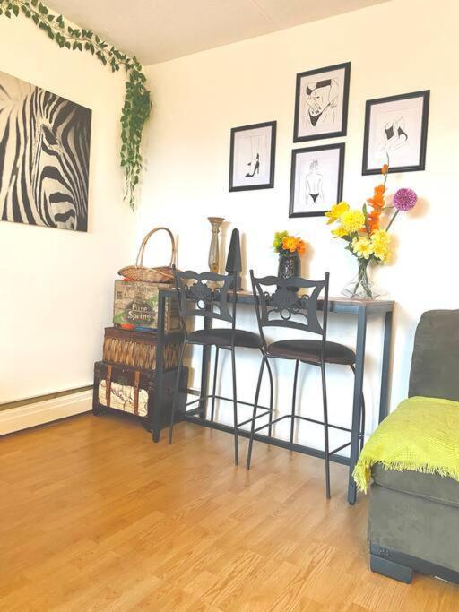 Apartment Entire Loft - Elevator - Balcony - Free P - 10m Downtown Quebec City